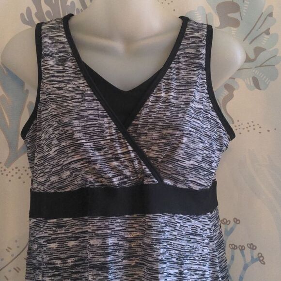 2 for $20 Tek Gear Black White Shelf Bra Dress Sz M - Picture 2 of 7